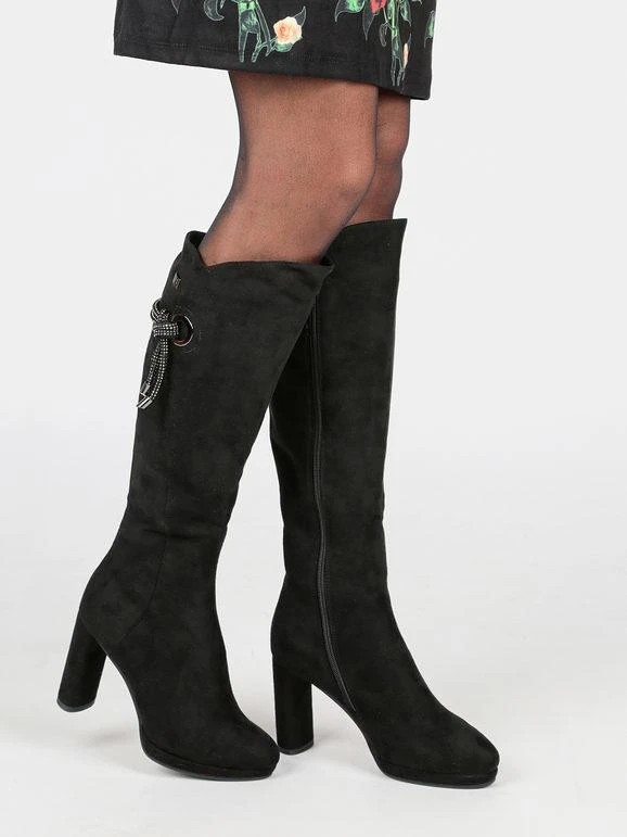 Laura Biagiotti Stivali Al Ginocchio Neri Con Tacco Largo 1 Laura Biagiotti Stivali Al Ginocchio Neri Con Tacco Largo