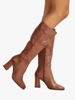 Stivali In Pelle A Punta Squadrata - Cuoio