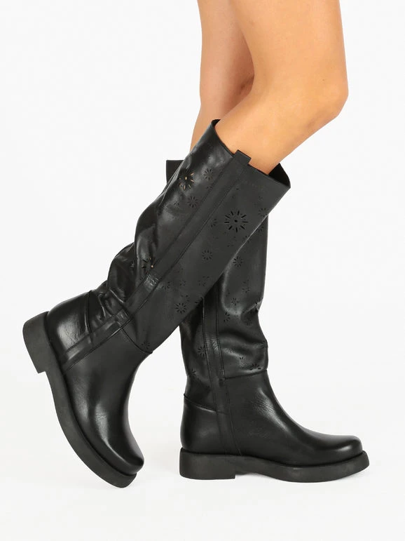 Stivali In Pelle Traforata Donna - Nero 1 Stivali In Pelle Traforata Donna - Nero
